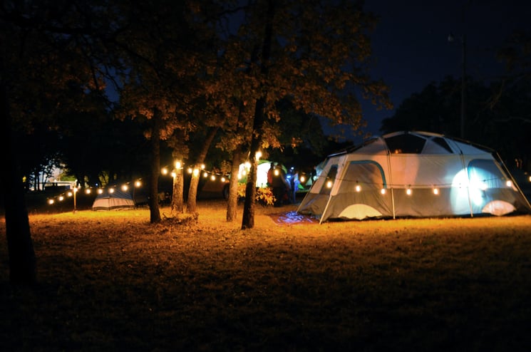Enbrighen-cafe-lights-camping-outdoor.jpg