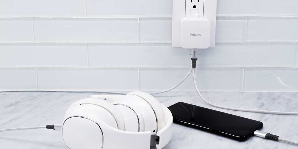 Combine USB-A and USB-C with this Philips wall charger